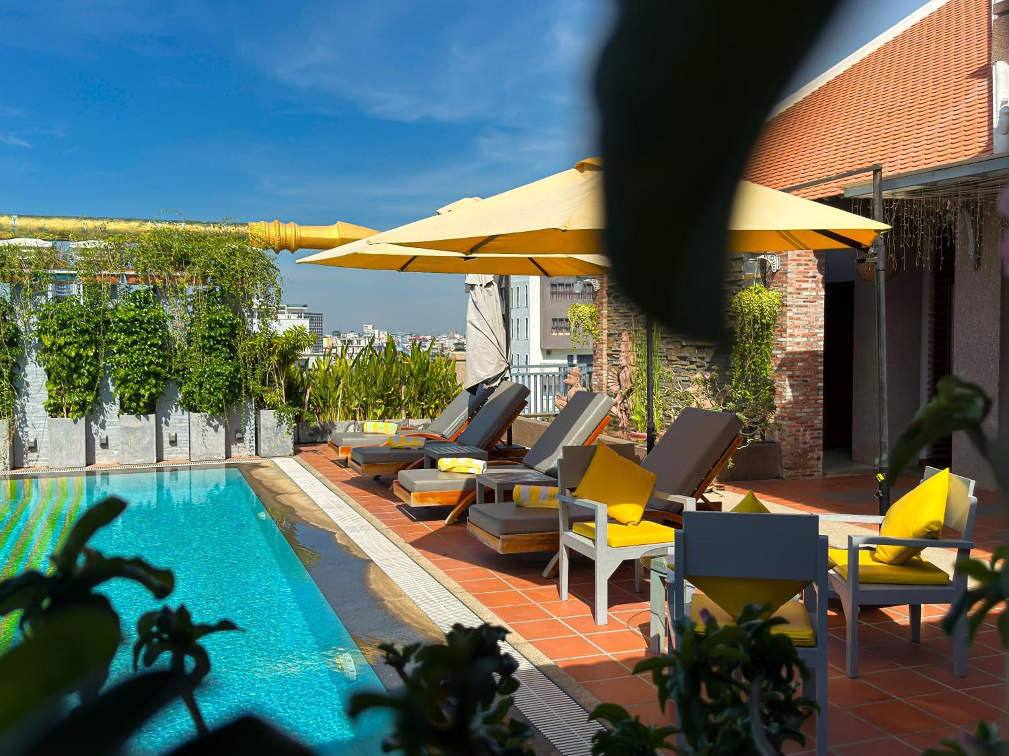 Jaya Suites Hotel Phnom Penh Exterior foto